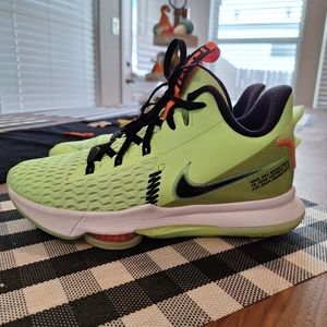 Nike lebron 2020